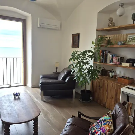 Elegant Vue Acces A Pieds