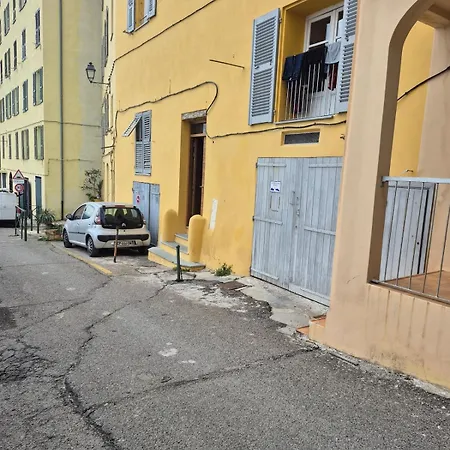 Elegant Vue Acces A Pieds Bastia (Corsica)